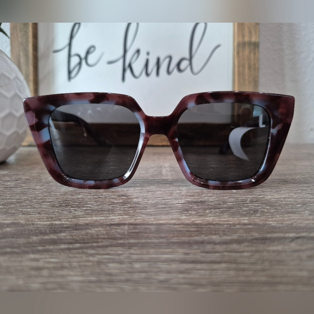 Dior Women's Sunglasses, 100% Authentic - Picture 2 of 8